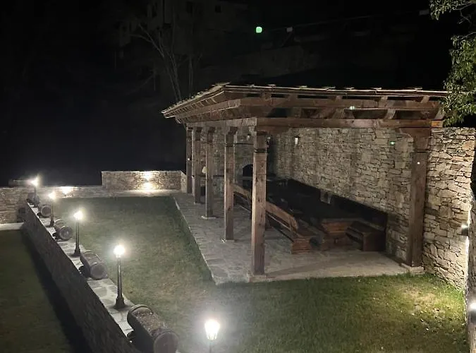 Holiday home Vladimirov's House , цяла къща *