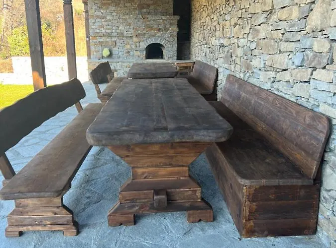 Vladimirov's House , цяла къща Holiday home