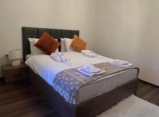 Vladimirov's House , цяла къща Holiday home *