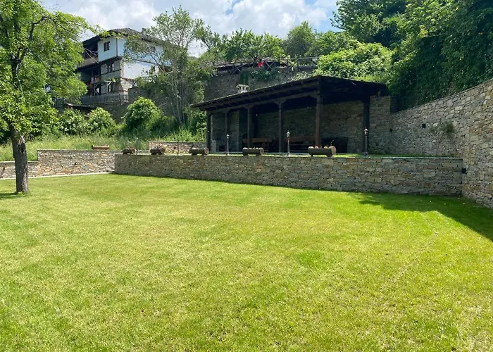 Holiday home Vladimirov's House , цяла къща