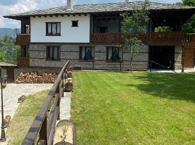 Holiday home Vladimirov's House , цяла къща